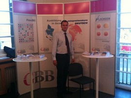 Unser Bildungsberater Carsten Nierlein am Messestand der GBB mbH