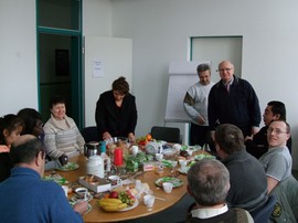 Gemeinsames Essen zum Abschluss des Integrationskurses