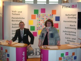 Frau Sommerfeldt und Herr Wieschollek auf der Messe in Spandau